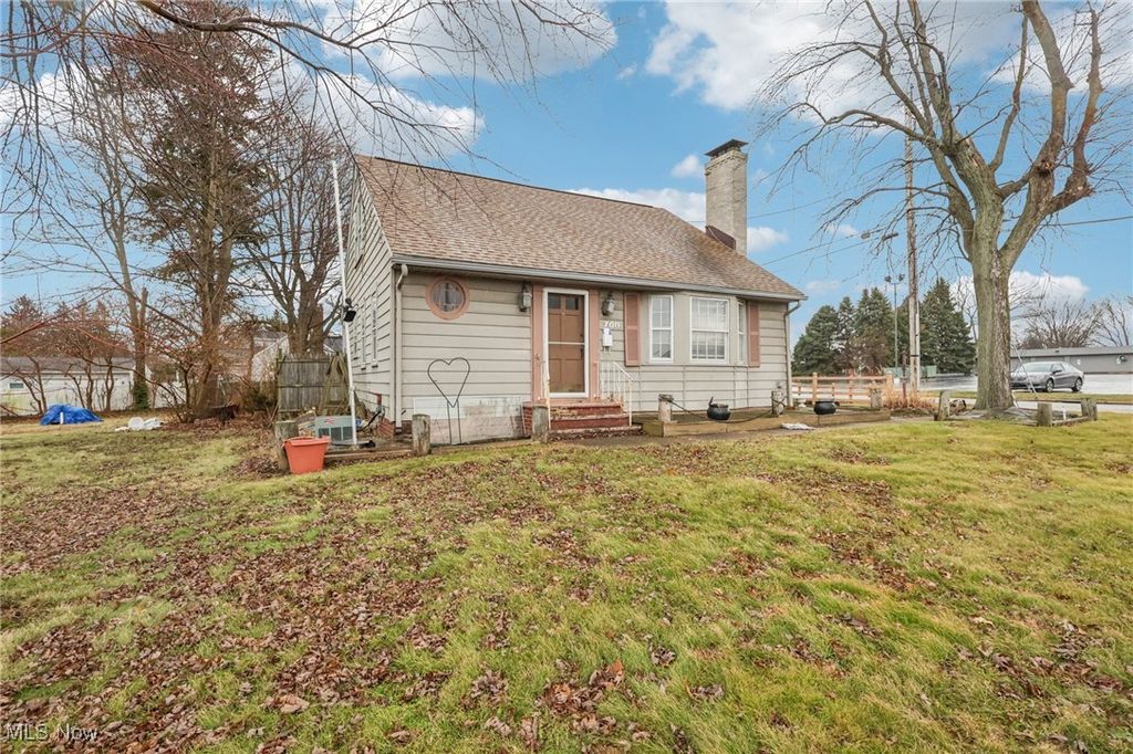 Photo of 700 Whipple Avenue NW, Canton, OH 44708 (MLS # 5182861)