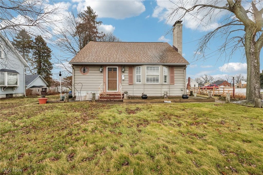 Photo of 700 Whipple Avenue NW, Canton, OH 44708 (MLS # 5182861)