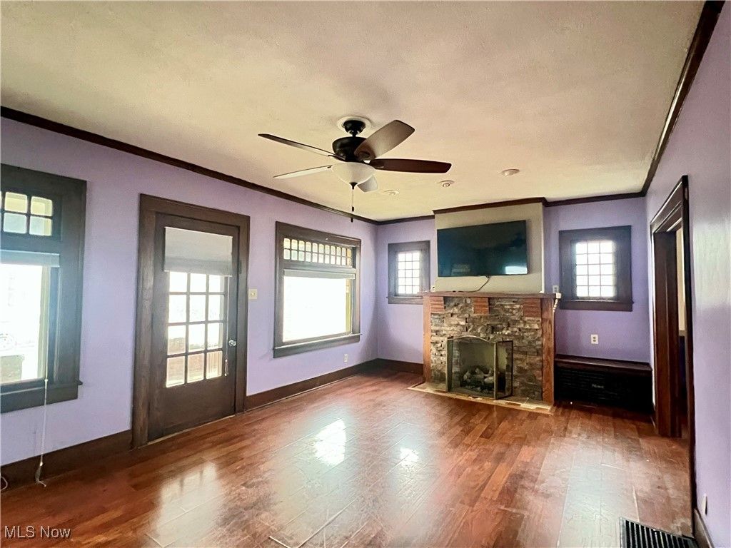 Photo of 122 E 6th Street, Uhrichsville, OH 44683 (MLS # 5174520)