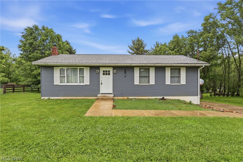 Photo of 2655 Lisa Kim Lane, Nashport, OH 43830 (MLS # 5212808)