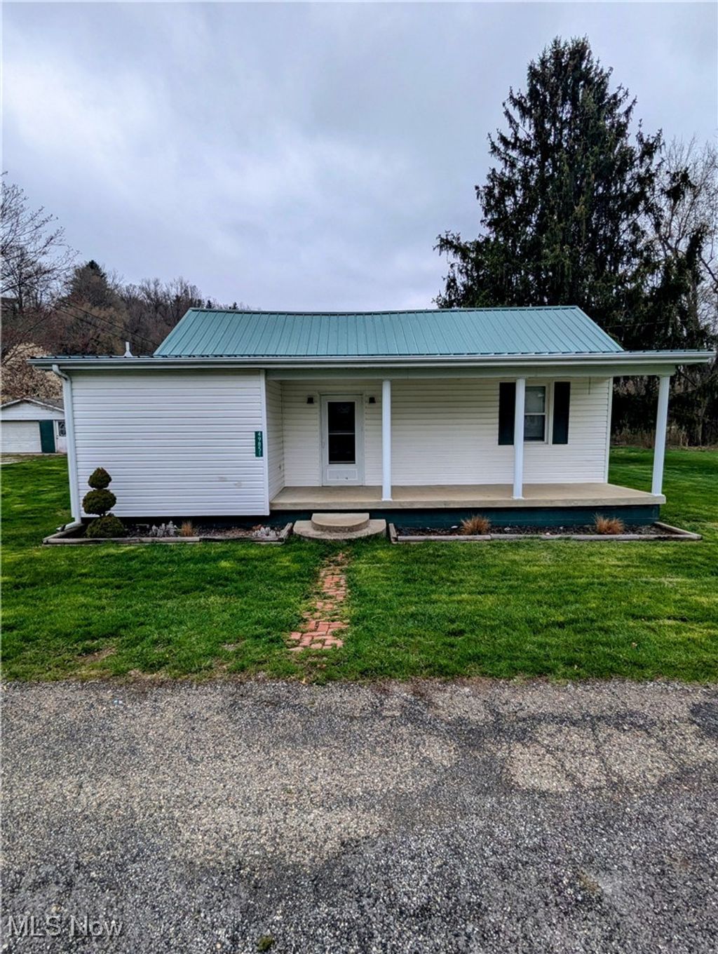 Photo of 49851 Main Street, St Clairsville, OH 43950 (MLS # 5185470)