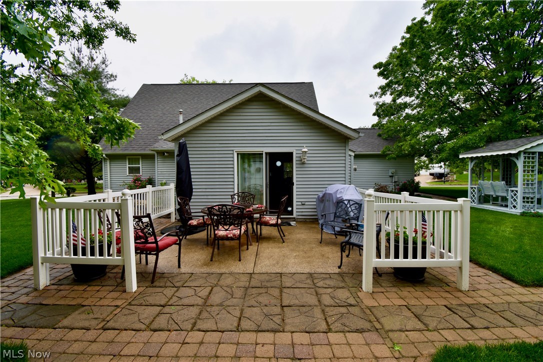 Lake & North - Residential