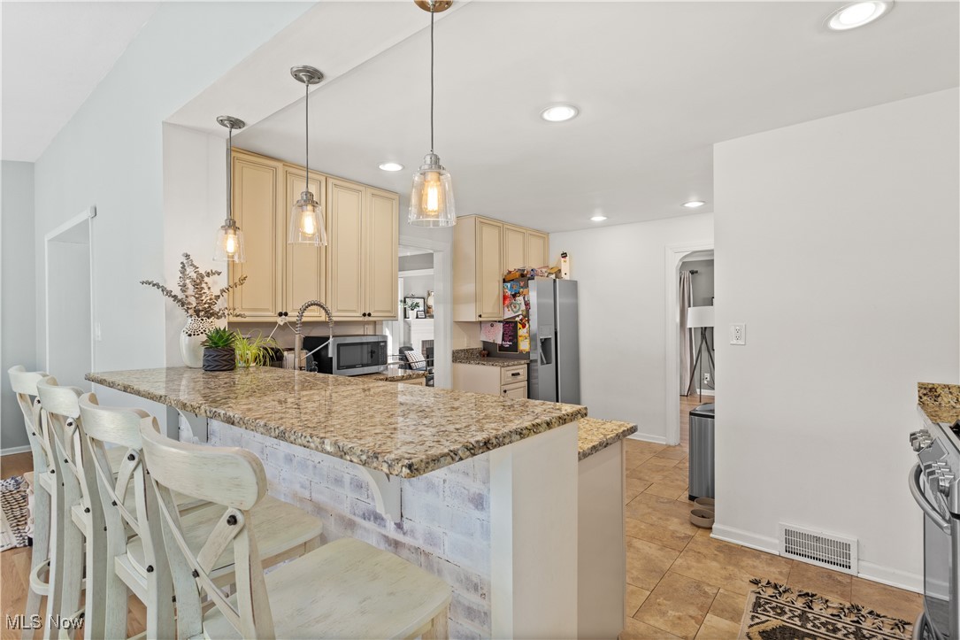 Cleveland Heights, Ohio 44118, United States, 4 Bedrooms Bedrooms, ,2 BathroomsBathrooms,Residential,Active,128936