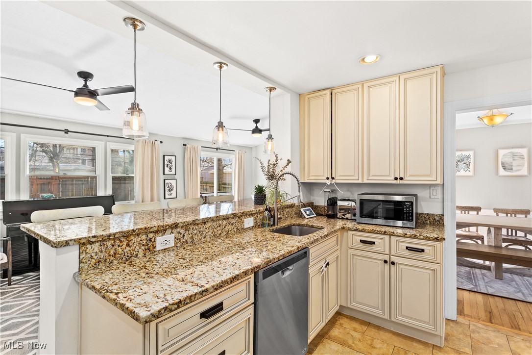 Cleveland Heights, Ohio 44118, United States, 4 Bedrooms Bedrooms, ,2 BathroomsBathrooms,Residential,Active,128936