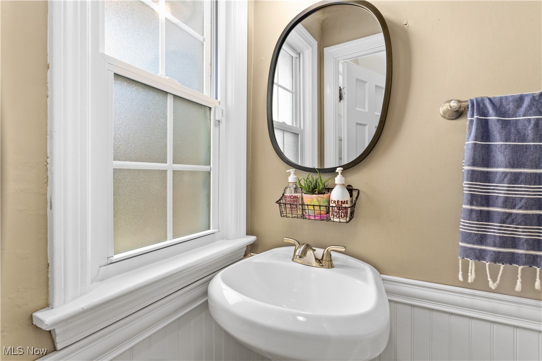 Cleveland Heights, Ohio 44118, United States, 4 Bedrooms Bedrooms, ,2 BathroomsBathrooms,Residential,Active,128936