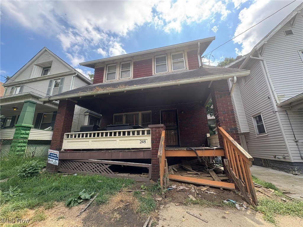 This home is ready for your vision! This home offers great potential for DIY enthusiasts or investors. With a spacious layout and room to customize, it’s the perfect canvas to create your dream space. Schedule a showing today!