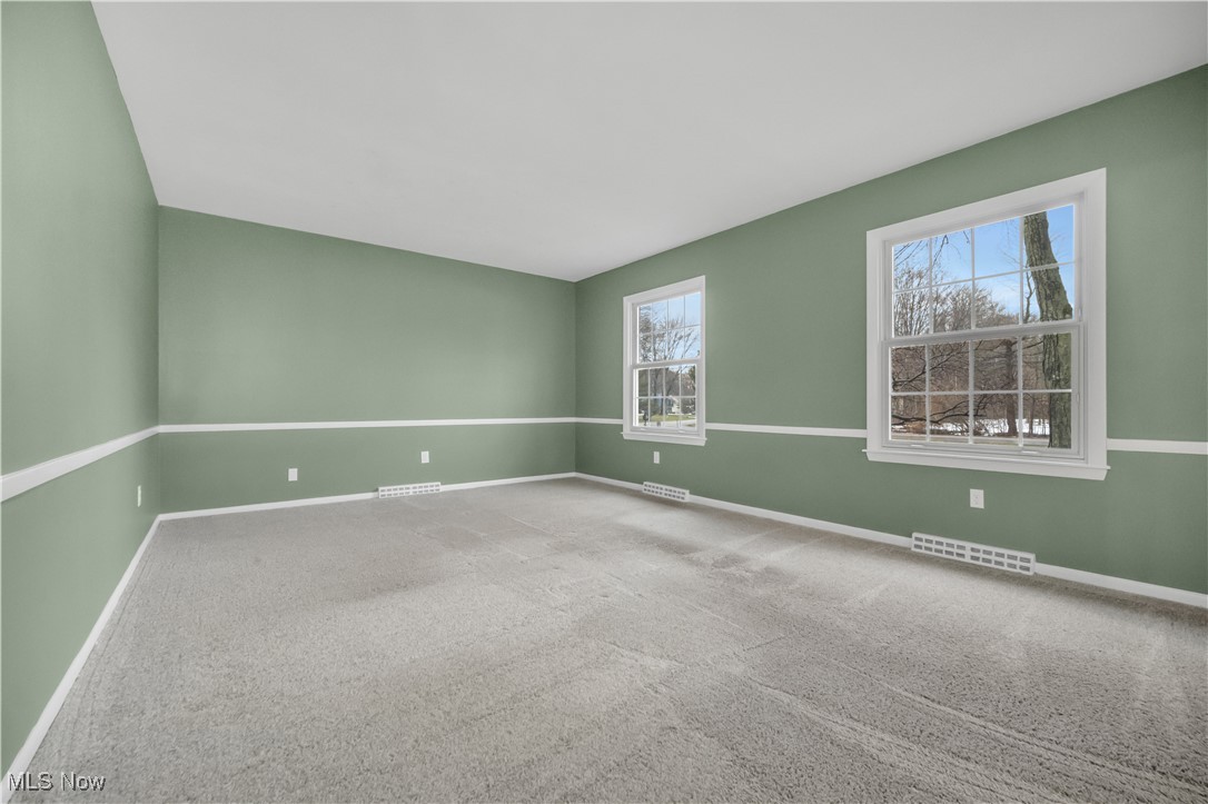 5215 Maple Springs Drive, Chagrin Falls, Ohio image 8