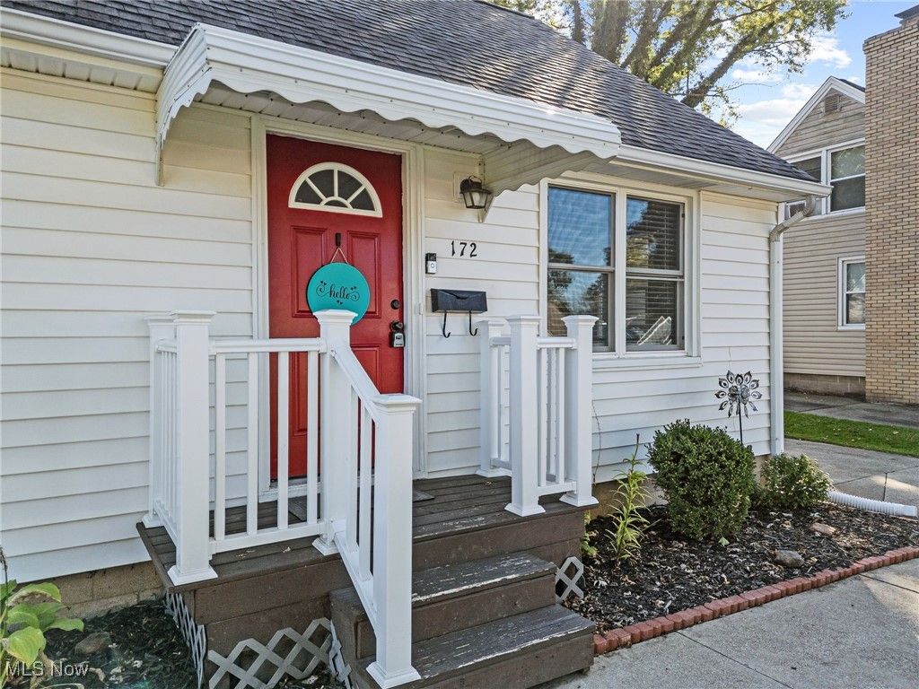 Photo of 172 Anna Avenue NW, Canton, OH 44708 (MLS # 5164198)