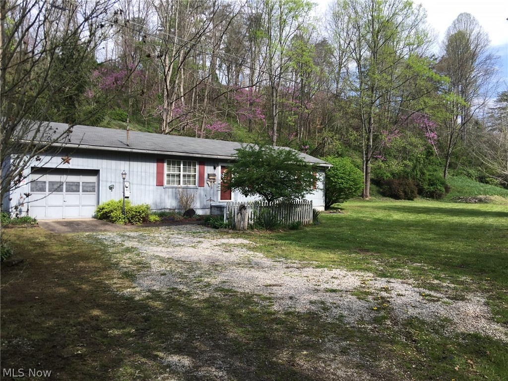 This immaculate one owner ranch home has been so well maintained it's ready for you to just move in! This property features 3 nice sized bedrooms & a picture perfect full bath. This home has a single stall garage & a relaxing deck located on an acre lot.