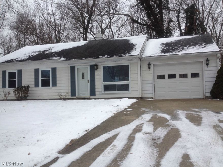 Nice 3 bedroom home, l car garage.