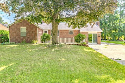 Homes For Sale - 188 Saratoga Avenue<br/> Canton, OH 44708