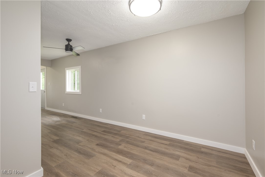 Ravenna, Ohio 44266, United States, 4 Bedrooms Bedrooms, ,1 BathroomBathrooms,Residential,Pending,154918