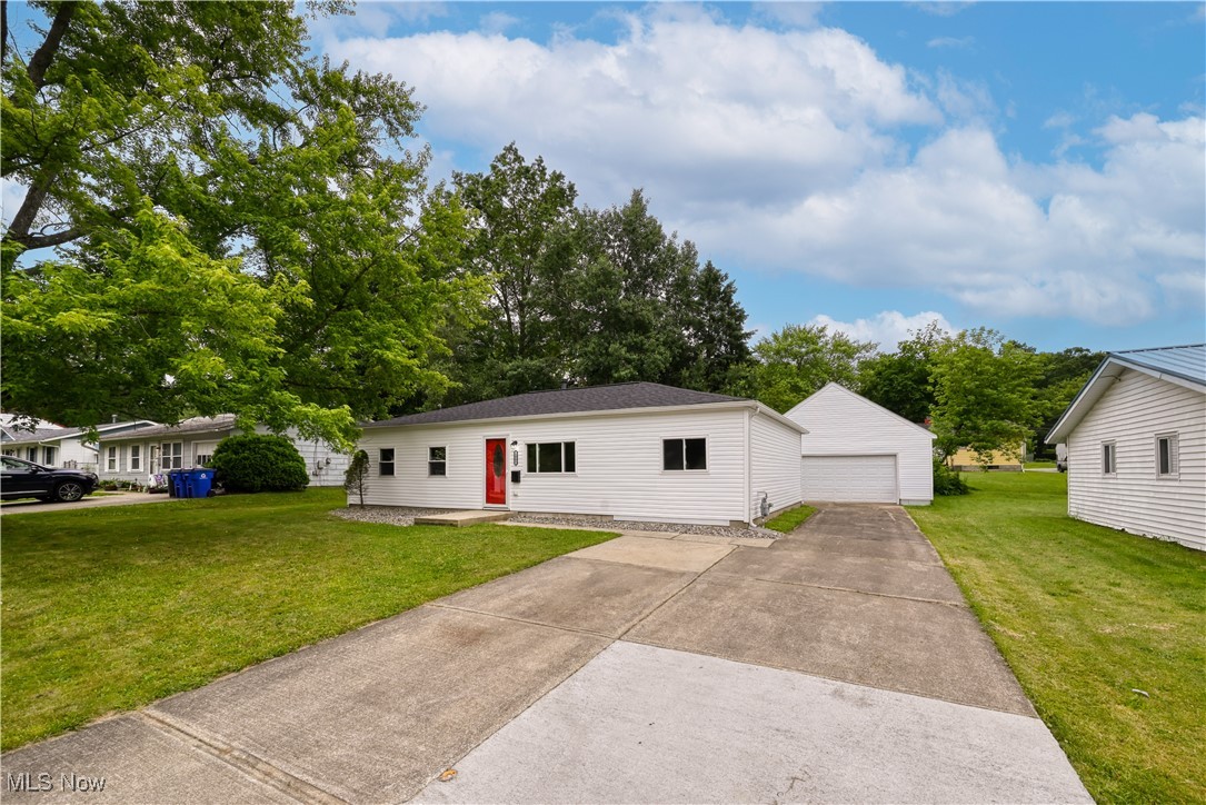 Ravenna, Ohio 44266, United States, 4 Bedrooms Bedrooms, ,1 BathroomBathrooms,Residential,Pending,154918