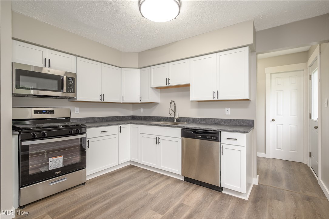 Ravenna, Ohio 44266, United States, 4 Bedrooms Bedrooms, ,1 BathroomBathrooms,Residential,Pending,154918