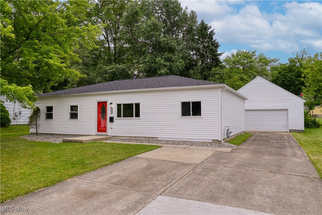 Ravenna, Ohio 44266, United States, 4 Bedrooms Bedrooms, ,1 BathroomBathrooms,Residential,Pending,154918