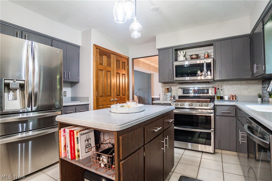 Beverly Hills Estates 01 - Residential