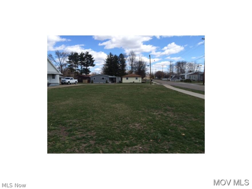 Level building lot with all utilities at the road-new house can face Rockland but address will be Mary St.  Elem: Belpre Elementary School  JrHigh: Belpre Middle School  High: Belpre High School  Fire: CIT  Police: CTY