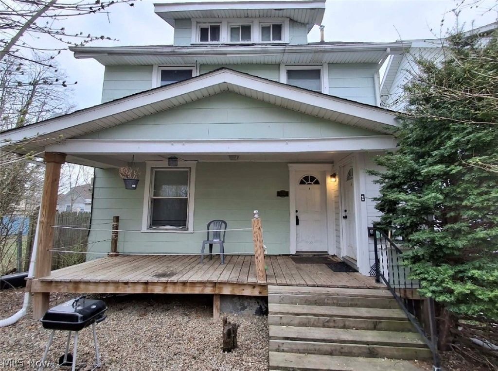 Photo of 530 Rosemont Court NW, Canton, OH 44708 (MLS # 5183551)