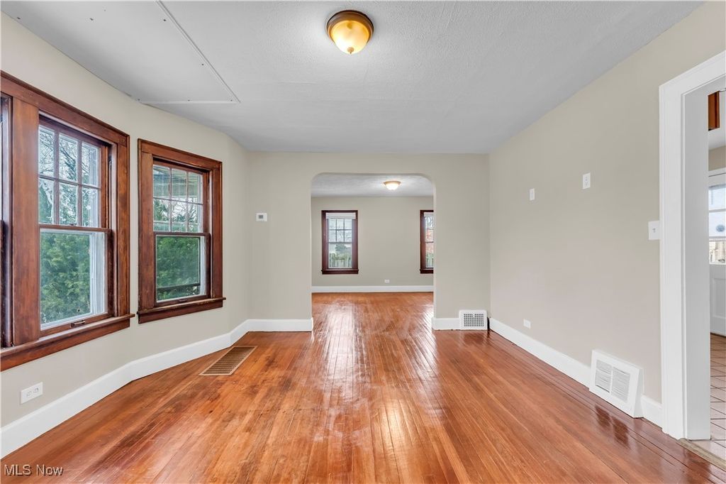 Photo of 221 E 266th Street, Euclid, OH 44132 (MLS # 5178656)