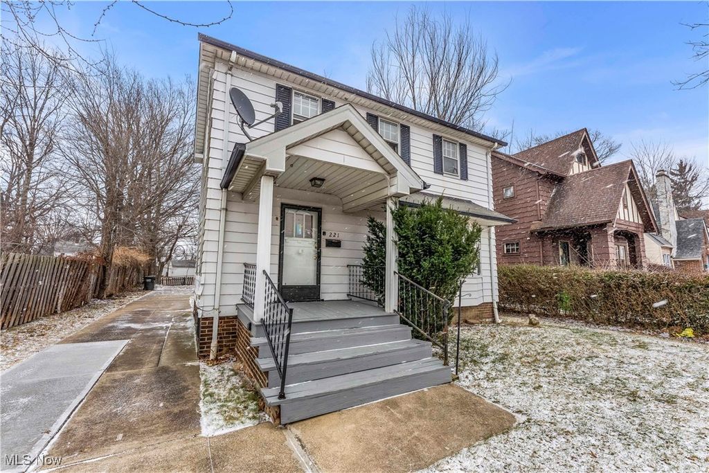 Photo of 221 E 266th Street, Euclid, OH 44132 (MLS # 5178656)