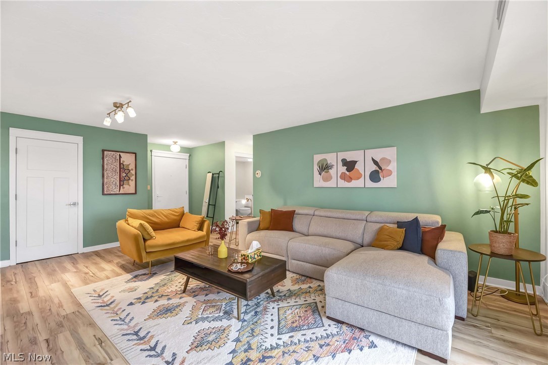 Meridian Condo - Residential