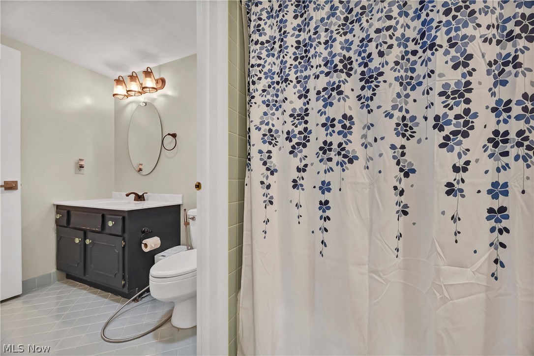 Meridian Condo - Residential