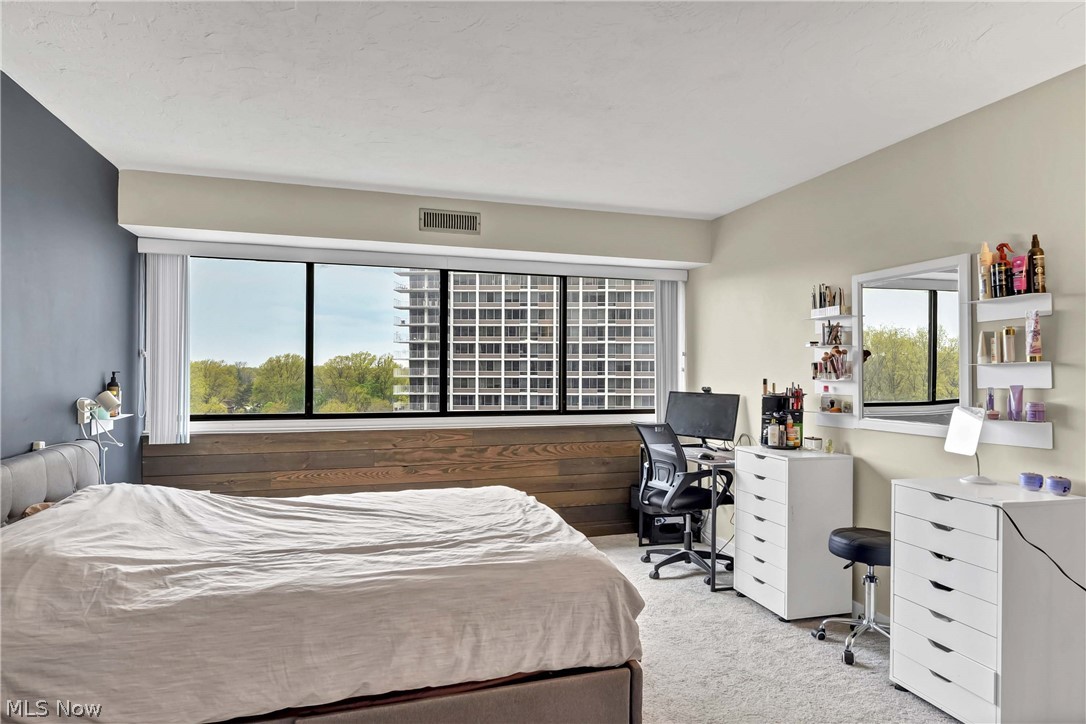 Meridian Condo - Residential