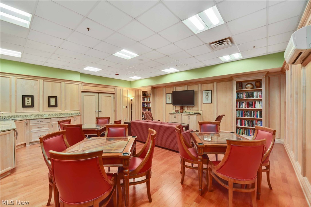 Meridian Condo - Residential