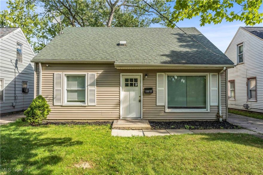 12706 Bennington Ave, Cleveland - Spacious 3 bed 1 bath single family home! //

$ 1150 rent / $ 1150 deposit //
$49 application fee per adult //
1-2 pets OK with approved PetScreening and PetFee.(Some breed restrictions apply per HUD guidelines). //
NO SMOKING //
1 time $149 non-refundable set up fee paid at lease signing //

$30/month required resident benefit package; can include personal property/liability insurance for an additional $5/month for $35/month total //

All applicants are required to fill out a PetScreening application, found on our website directly on the application before being processed. Even if you have NO pets - this application must be filled out. One time, non-refundable pet fee of $200-500 per animal applies to all pets & must be paid prior to or when you pay your first month rent. (No fee for qualified assistance animals). //

Our application is processed through secure site: Findigs, and they require ID and income verification. Without this, your application will not be processed. They offer 24/7 chat support on their application directly if you have any questions. //

BEDROOMS: 3 //
BATHROOMS: 1 //
APPLIANCES PROVIDED: Fridge //
UTILITIES / RESIDENT RESPONSIBILITY: Residents are responsible for all utilities including: water/sewer/trash, gas & electric and are responsible to maintain lawn care, maintenance & snow removal. //

Serious inquiries only.