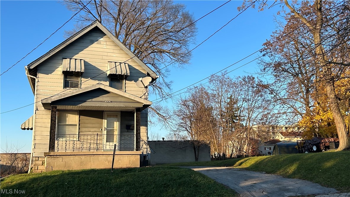 16 E Prospect Street, Girard, Ohio image 1