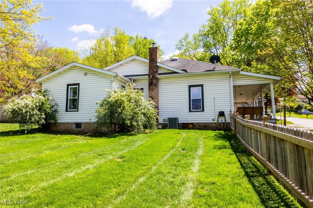 318 S Mill Street, Fredericksburg, Ohio image 6