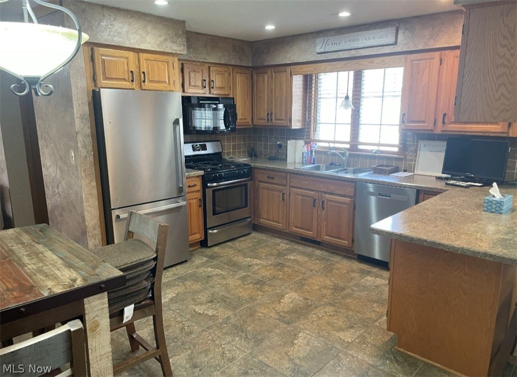 Hilltop Corner Condo - Residential