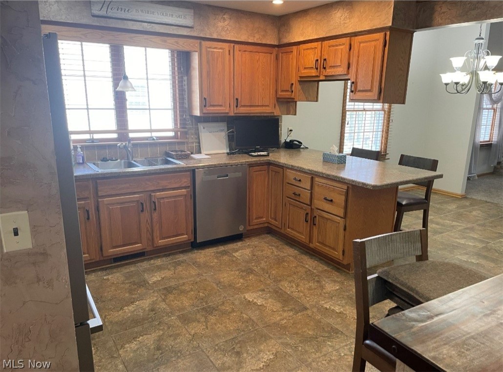 Hilltop Corner Condo - Residential