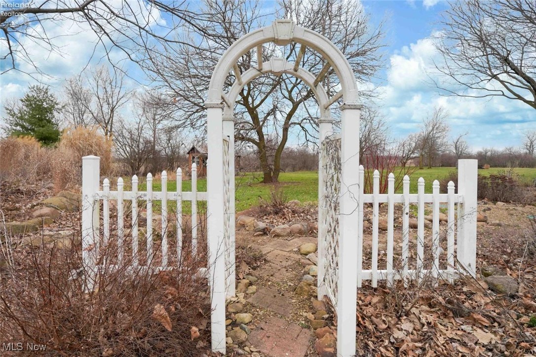 9619 Bemis Road, Bellevue, Ohio image 10
