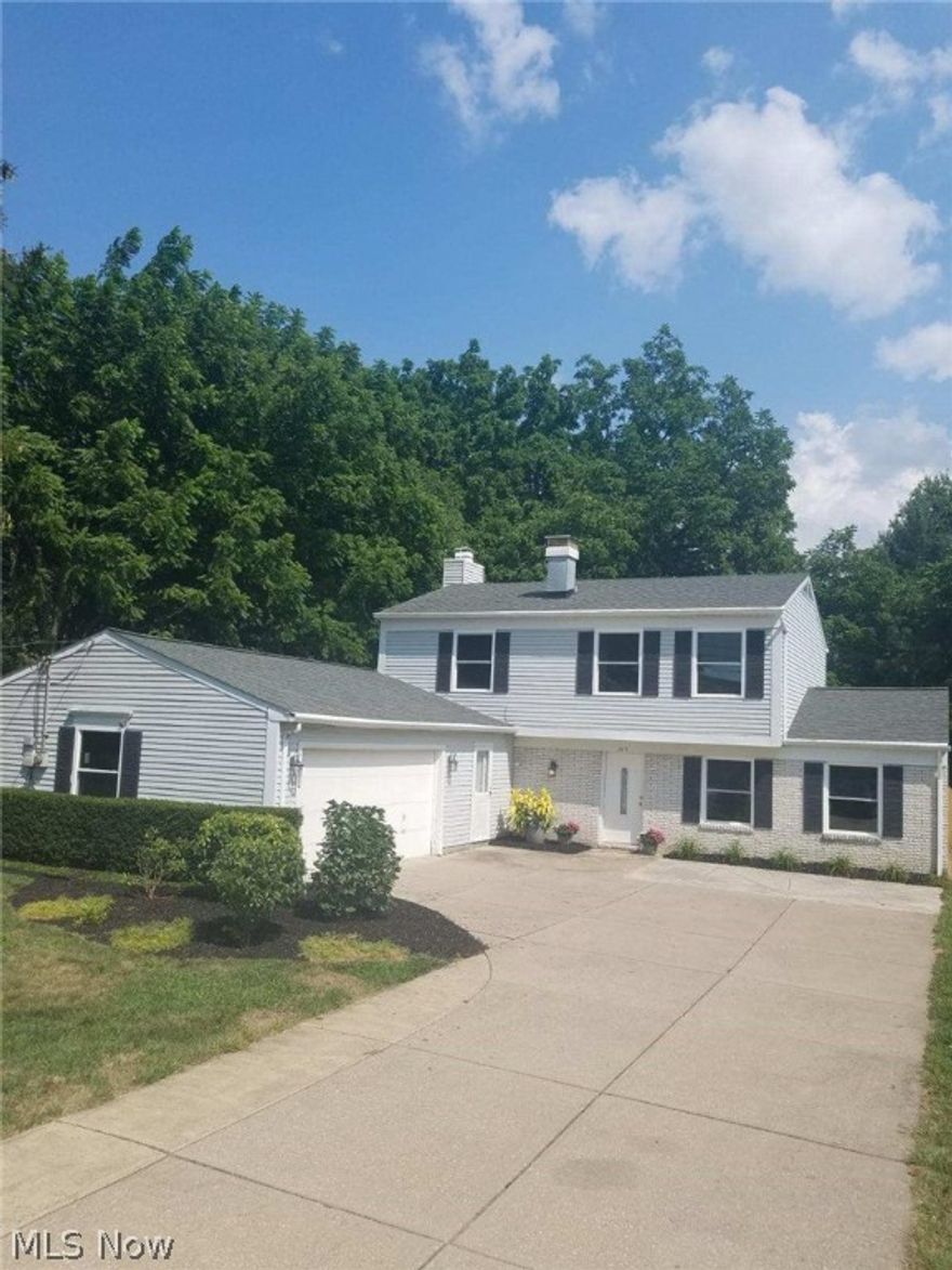 This well-maintained Colonial needs nothing for you to do but move in. New and newer updates inspired for your
comfort. Have peace of mind knowing your family is located close to all of Westlake's finest amenities. Be the first to
enjoy your brand new appliances and relax outdoors in your private, newly fenced backyard. This home is well
insulated and boasts newer triple-pane windows. You'll enjoy lower energy bills than most similiar homes and feel
much less drafty during those cold winters.
Updates include: roof, high efficiency furnace, new privacy fence, newly sealed marble countertops, fresh paint
throughout rooms and closets, gutter helmets, windows, porcelain tile and carpet, new electrical wall outlets and
switches, new LED lighting and baseboards throughout. Call for your personal showing today