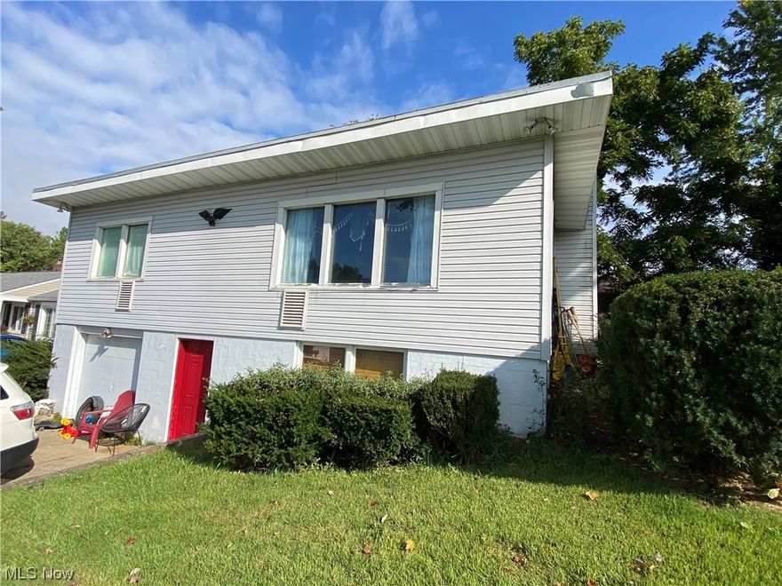 Welcome to the charming 5941 Freitag St. NW in Canton! This cozy two-bedroom home boasts lovely views of Lake Cable, creating a tranquil backdrop for everyday living. Currently occupied by friendly tenants, we've set aside specific days for showings to ensure their comfort.
While the home could use a little sprucing up, it's nestled in a fantastic area with plenty of potential for personal touches. The Lake Cable community offers a laid-back atmosphere with a variety of activities for leisure and enjoyment.
This property is a blank canvas waiting for your creative touch. With a bit of imagination, it has the potential to become a true gem!
Join us on the selected days for showings at 5941 Freitag St. NW and discover the possibilities of making this house your perfect home in this sought-after location!