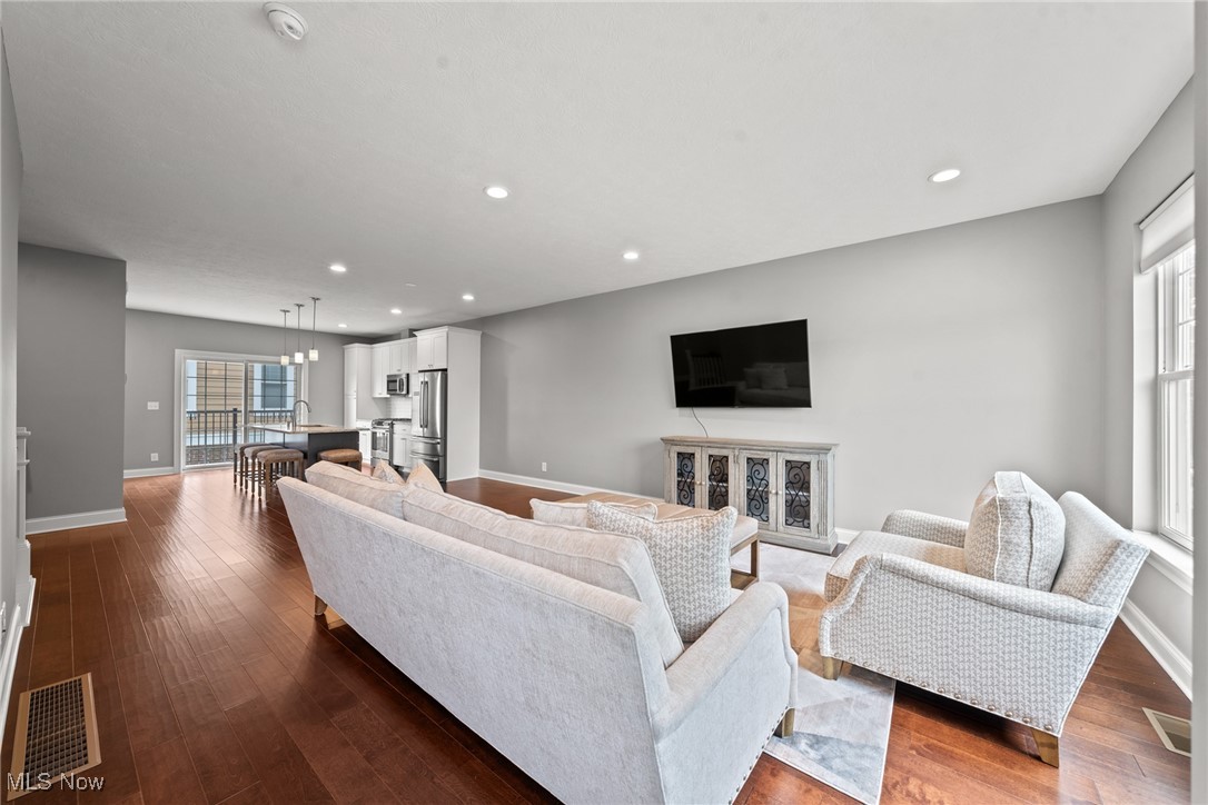 1335 W Clifton Boulevard