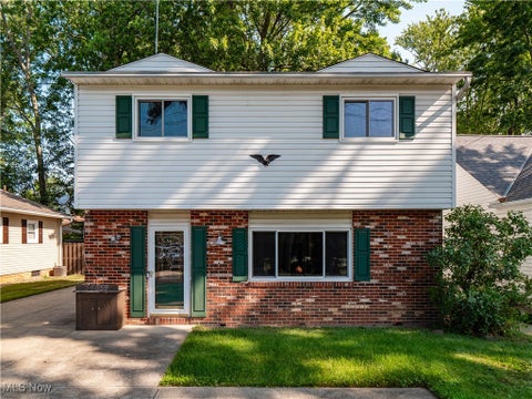 Photo for 34859 Lake Shore Boulevard