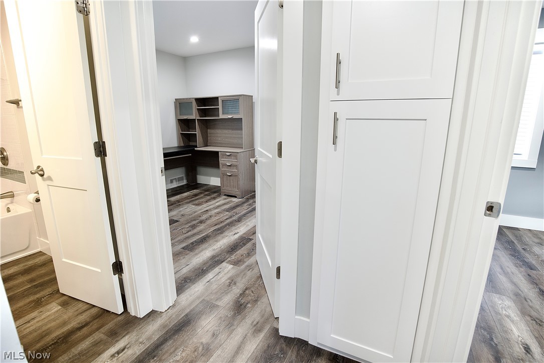 Conger-Helper Realty Companys - Residential