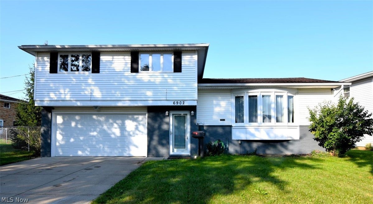6902 Lantern Lane