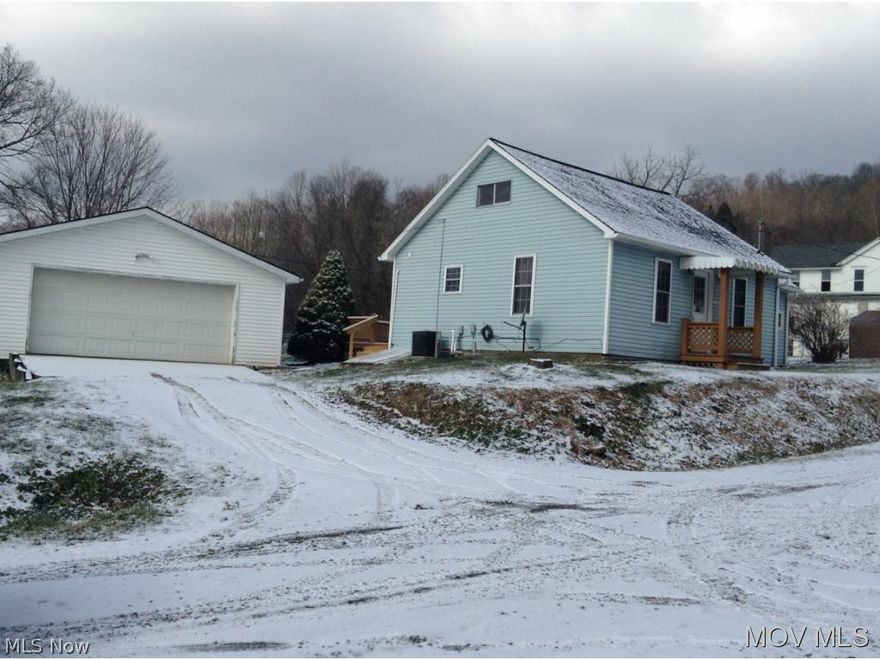 Nice little starter home on a Â½ acre lot with Ohio River views, home offers 3 bedrooms, 1 updated bath, new flooring and carpet through out, washer and dryer hookup off kitchen , new French door going out onto the nice big deck, a nice addition is the 24x30 garage, big garden space  Elem: Matamoras Elementary School  Elem/Bus: Y  JrHigh: River High Middle  JrHigh/Bus: Y  High: River High School  High/Bus: Y  Fire: VOL  Police: SHF  PossFreeGas: N  ;SQFT=Fin Above:874, Fin Total:874, Unfin Above:0;GAR= 2 Car Det, Opener(s);PRKG= Off Street