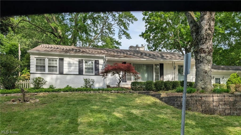 Photo of 1607 26th Street, Cuyahoga Falls, OH 44223 (MLS # 5215131)
