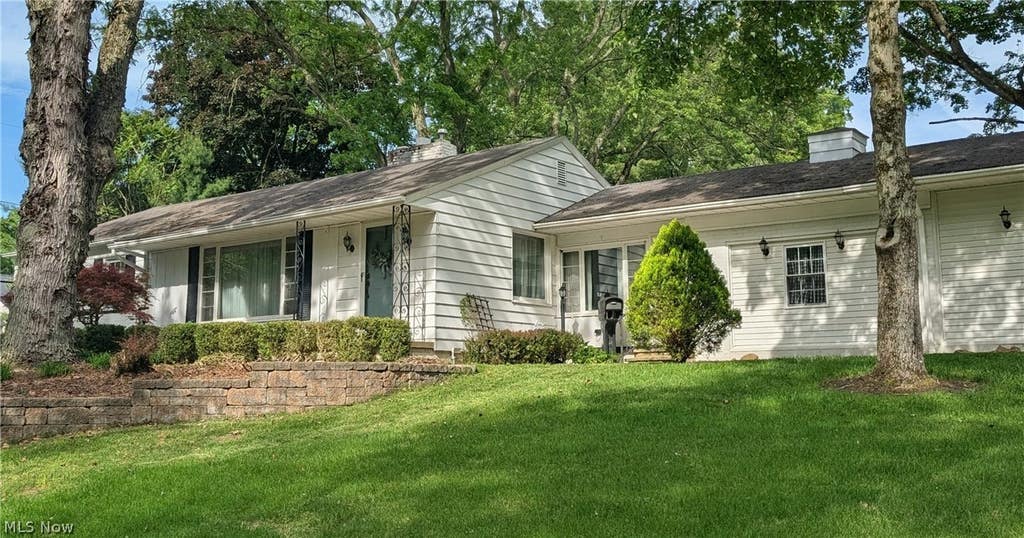 Photo of 1607 26th Street, Cuyahoga Falls, OH 44223 (MLS # 5215131)