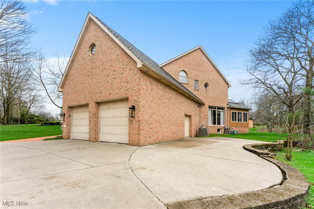 174 N Broad Street, Canfield, Ohio image 2