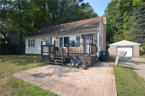 Photo for 360 Cluster Avenue
