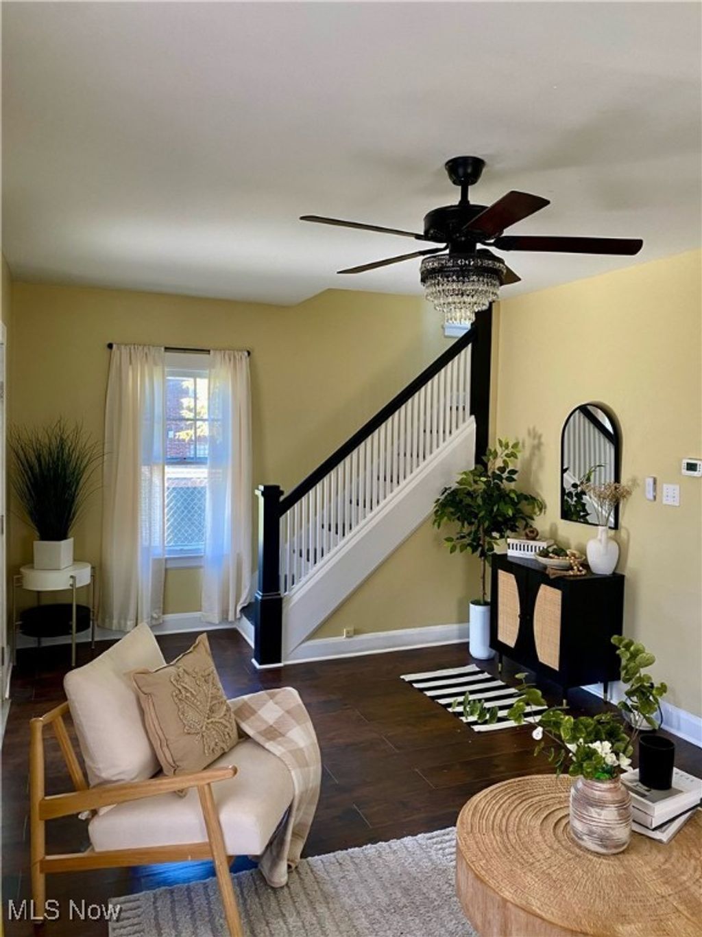 Photo of 1726 Midland Avenue, Youngstown, OH 44509 (MLS # 5167888)