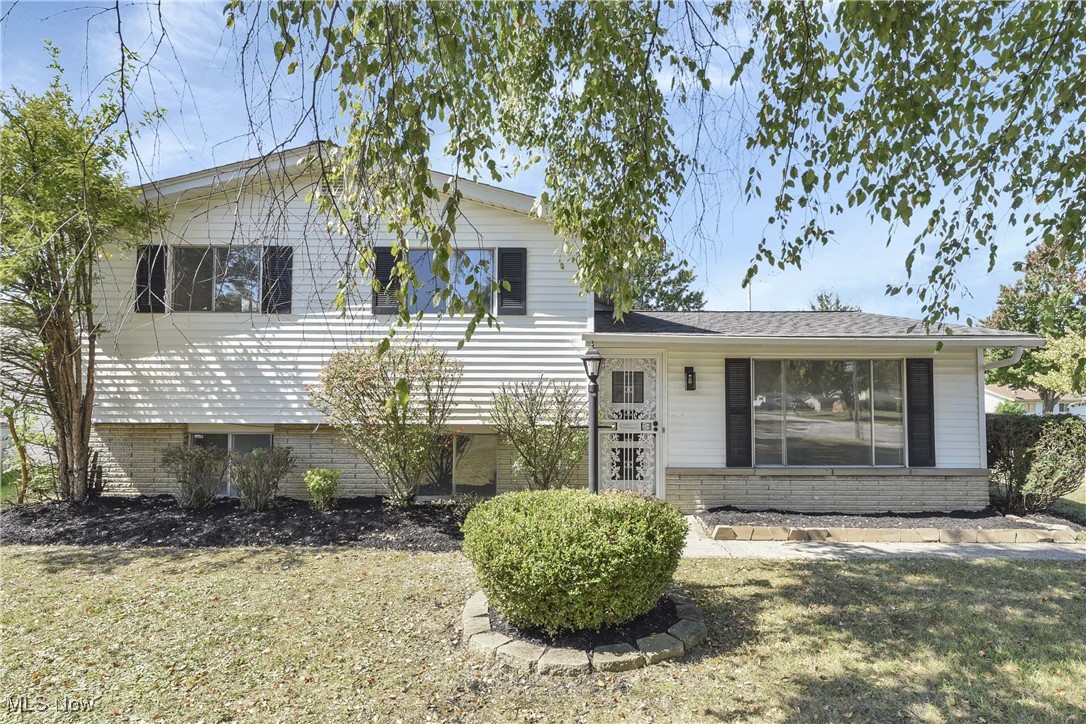 Welcome to this stylish remodeled 3-bedroom, 2-bath split-level home with great curb appeal and a spacious 2-car garage. Inside, you’ll find a bright, open main level featuring a fully remodeled kitchen with modern finishes and an updated bathroom with a clean, contemporary look. The lower level offers a large family room that’s perfect for everyday living or entertaining, along with convenient storage space. With its fresh cosmetic updates, inviting layout, and move-in-ready condition, this home blends comfort and style in every detail. Priced beyond right and ready for move in day! POS Completed and Passed.