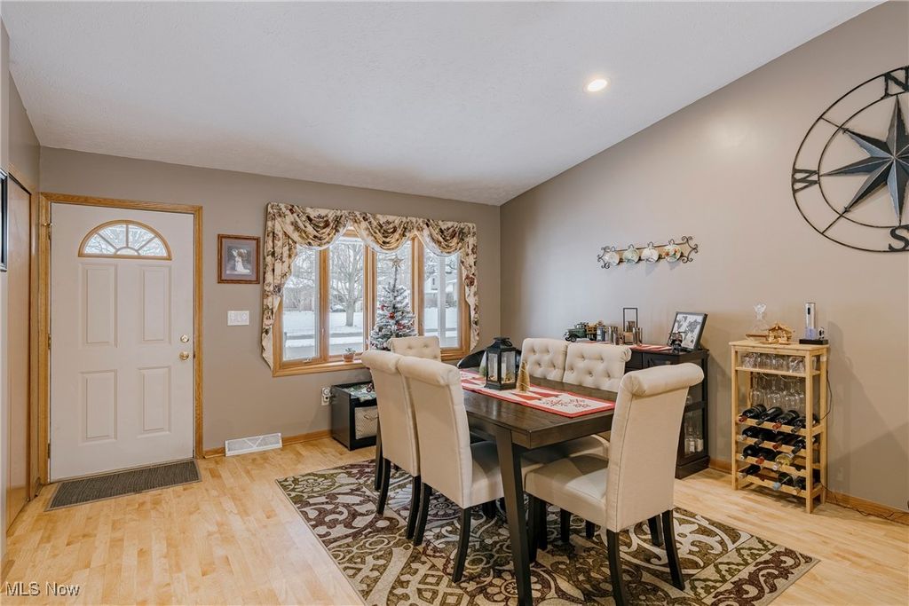 Photo of 718 Hartford Drive, Elyria, OH 44035 (MLS # 5176820)