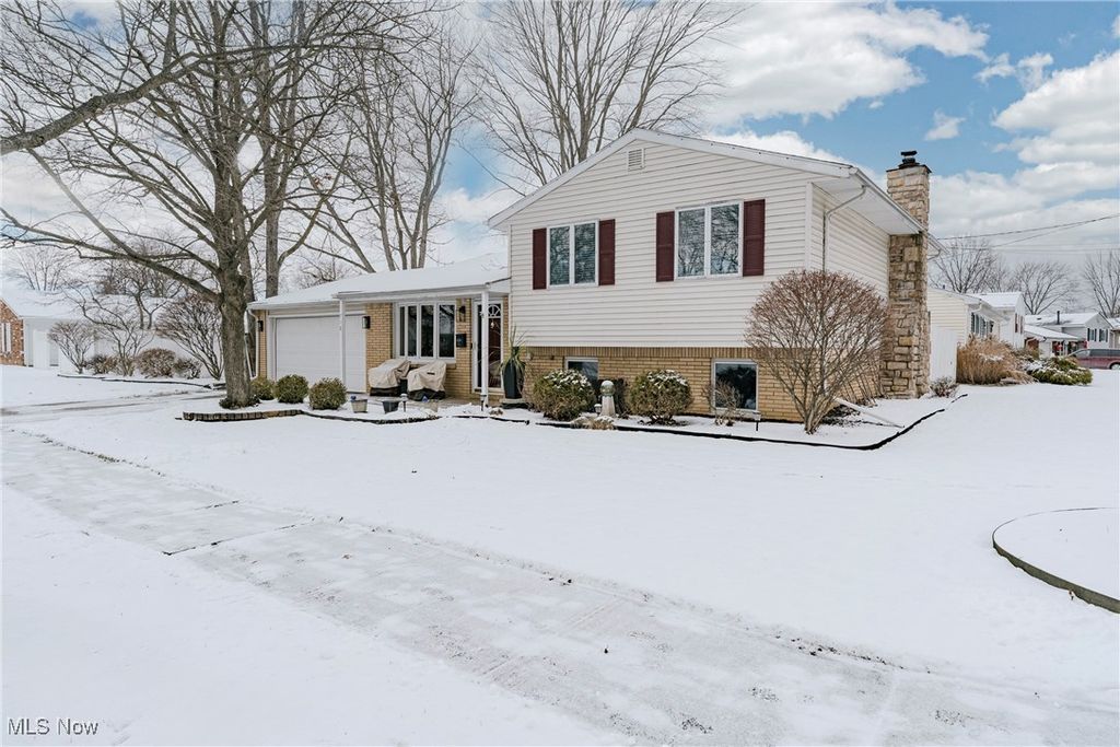 Photo of 718 Hartford Drive, Elyria, OH 44035 (MLS # 5176820)