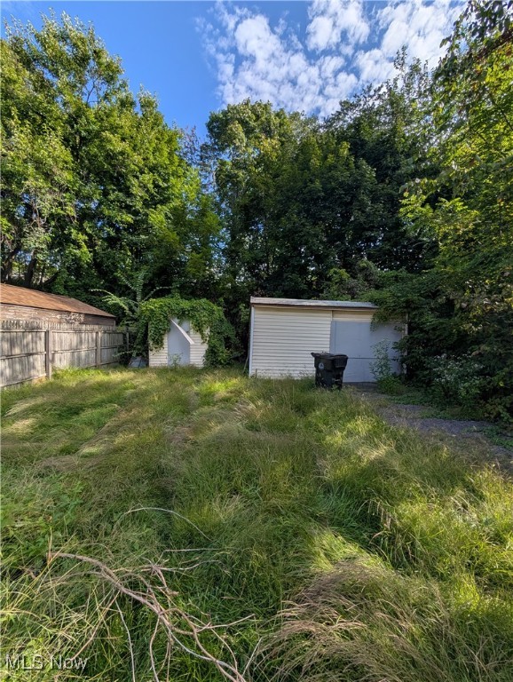 Cleveland, Ohio 44127, United States, 2 Bedrooms Bedrooms, ,1 BathroomBathrooms,Residential,Pending,203886